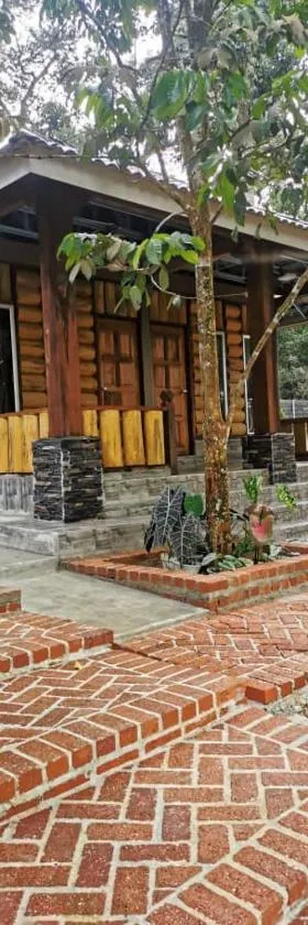 HOMESTAY DUSUN ANA BALUN，位于斯利姆河的酒店