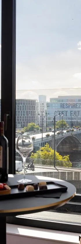 Howard sur Seine - Asnieres Paris La Defense，位于阿涅勒的酒店