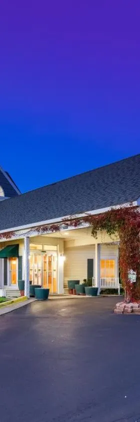 Apple Tree Inn; SureStay Collection by Best Western，位于佩托斯基的酒店