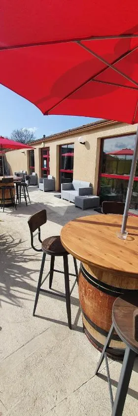 Hôtel L'Agape，位于Thermes-Magnoac的酒店