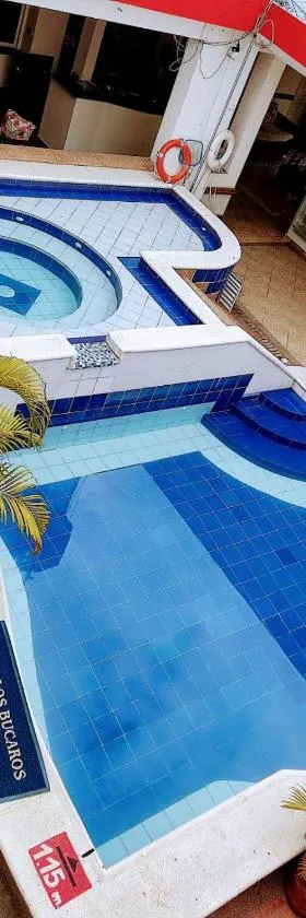 Comodas Habitaciones Hotel Bucaros，位于埃斯皮纳尔的酒店