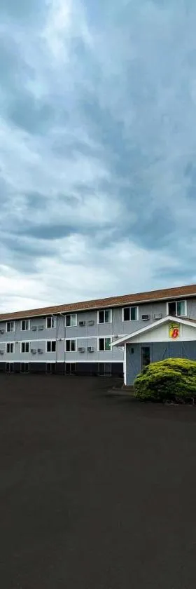 速8米苏拉/布鲁克斯街酒店，位于米苏拉的酒店