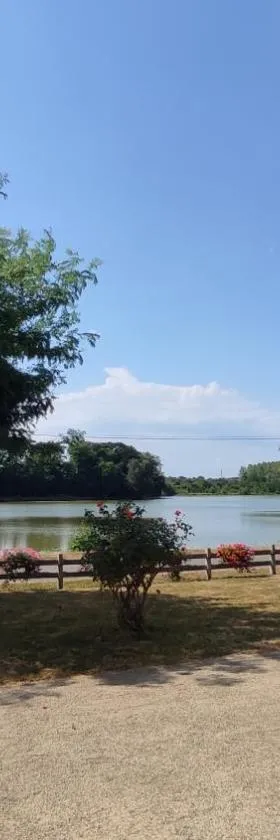 Chambre d'Hôtes - La Rigaudière，位于Le Theil-de-Bretagne的酒店