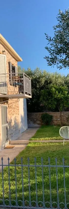 Messinian Stone House，位于美西尼的酒店