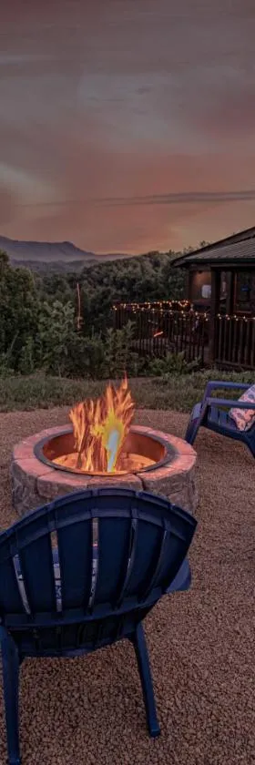 Poppy’s Place Cabin，位于丹德里奇的酒店