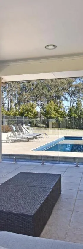 Hunter Winery Hideaway with Pool & Games Room，位于努尔卡巴的酒店
