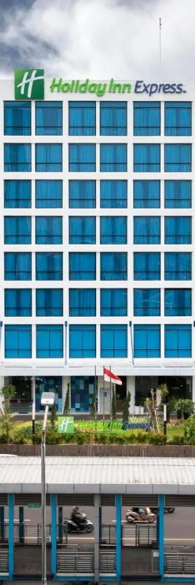 Holiday Inn Express Jakarta Matraman by IHG，位于雅加达的酒店