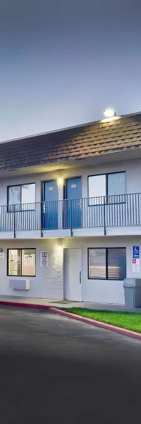 帕姆代尔6号汽车旅馆，位于帕姆代尔的酒店