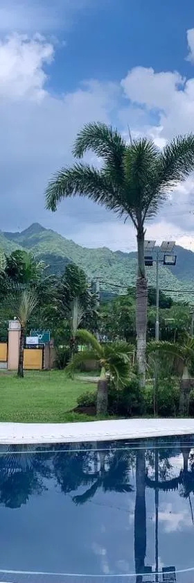 3 Peaks Resort & Boutique Hotel，位于利帕的酒店