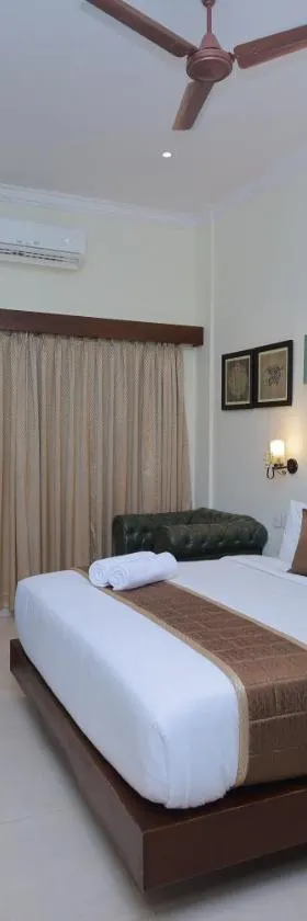 Hotel Comorin Grand，位于根尼亚古马里的酒店