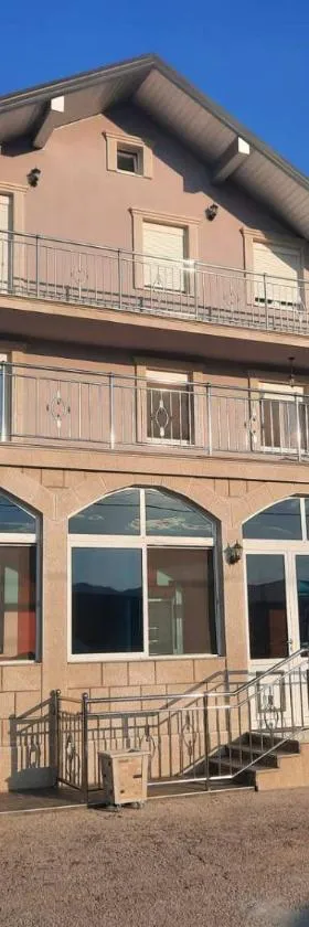 Apartman Dakovic，位于Zlatište的酒店