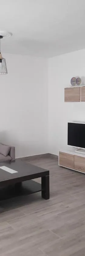 Piso muy amplio, nuevo y luminoso AT-CC-00782，位于卡萨尔德卡塞雷斯的酒店