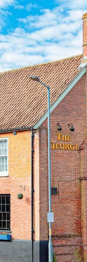 The George Hotel, Dereham，位于东迪勒姆的酒店