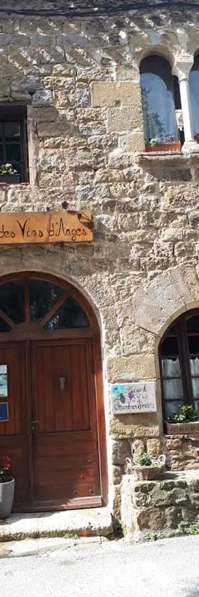 Chambre d'hôte Au Jardin Le clos des vins d'Anges，位于圣皮尔蒂斯查的酒店