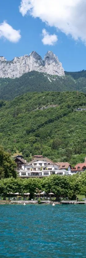 Hôtel Beau Site Talloires B SPA，位于塔卢瓦尔的酒店