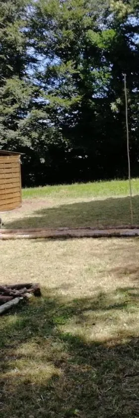 tente insolite 1 à 5 personnes，位于Plouray的酒店