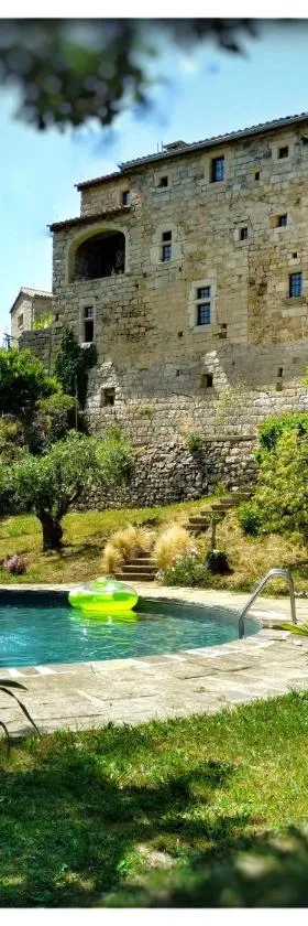 ÔRacines du Calme Maison Hélianthy，位于Sanilhac的酒店