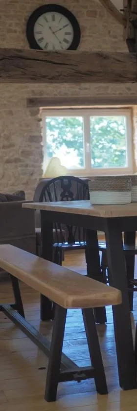 Pays de Joie - Gite-Loft Le Piano，位于Montalembert的酒店