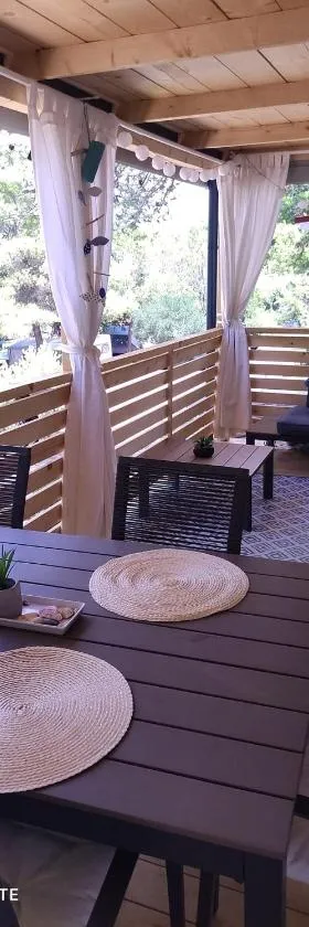 Mobile Hause Zoe Sea，位于耶泽拉的酒店