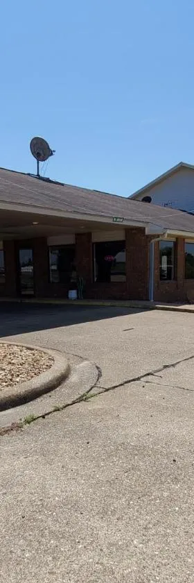 Cactus Inn and Suites，位于Mountain Grove的酒店
