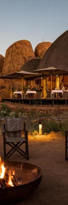 Mowani Mountain Camp，位于Khorixas的酒店