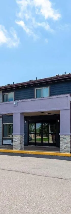 Clarion Pointe Tomah，位于托马的酒店