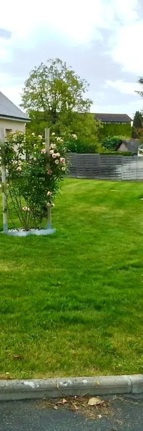 Au détour des Orchidées，位于Artannes-sur-Indre的酒店