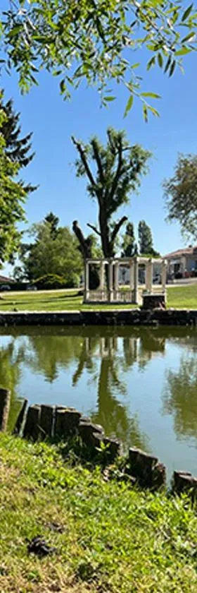 Domaine de Roullet，位于鲁雷特的酒店