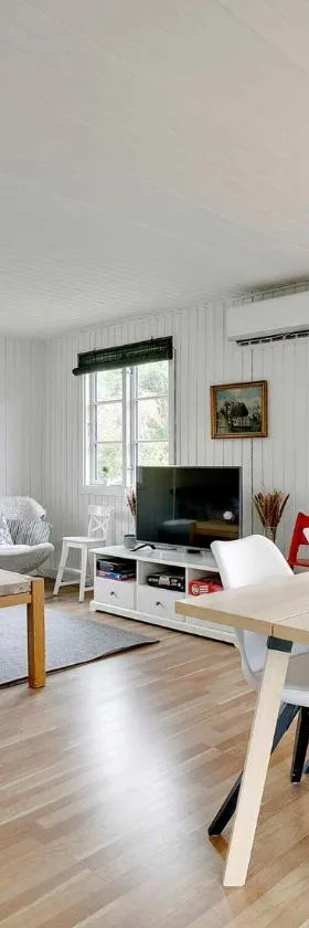 Big renovated cottage with soul and love，位于Kirke-Hyllinge的酒店