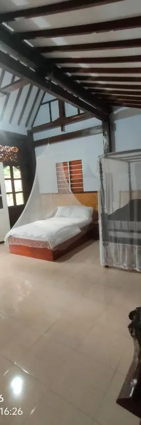 jala sutra cottages，位于Giri的酒店