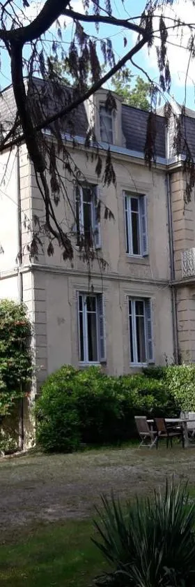 Chateau du Grand Lucay，位于波旁拉尔尚博的酒店