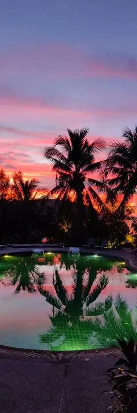 RED PEARL BEACH RESORT，位于恰洛克拉姆的酒店
