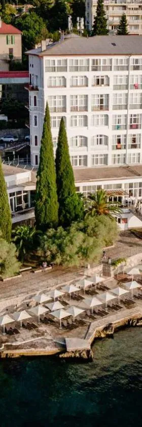 Hotel Kristal - Liburnia，位于奥帕提亚的酒店