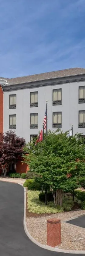 Holiday Inn Express & Suites Knoxville-Clinton by IHG，位于Clinton的酒店