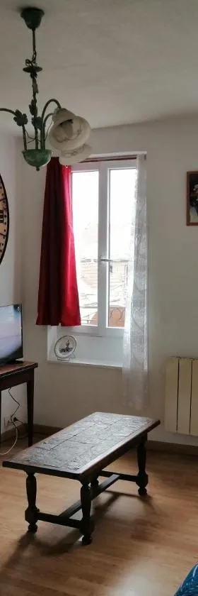 B1 Appartement en centre ville de Courtenay，位于考特尼的酒店