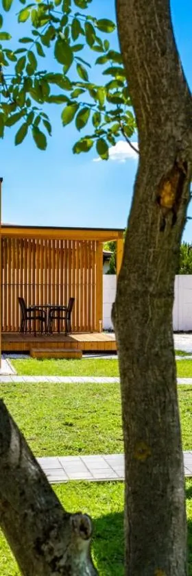 Zsóry Liget Camping & Resort，位于迈泽克韦什德的酒店