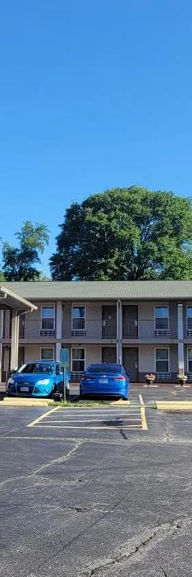 FIRST WESTERN INN，位于Caseyville的酒店
