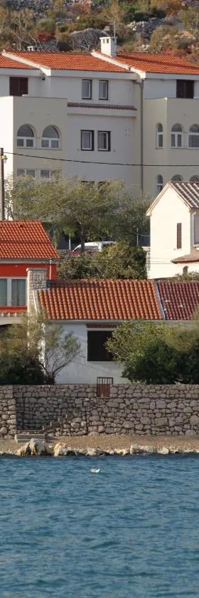 Apartments by the sea Vinjerac, Zadar - 5811，位于维尼埃拉茨的酒店