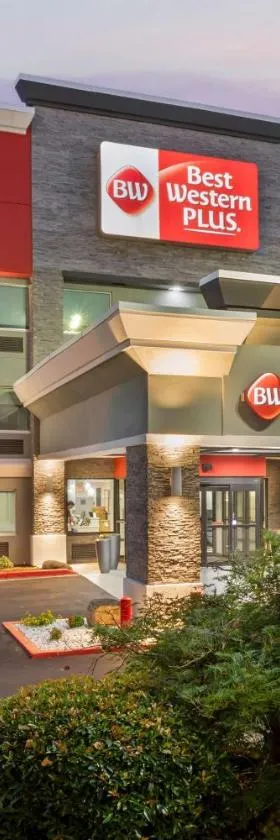 Best Western Plus Magnolia Inn & Suites，位于克利夫兰的酒店