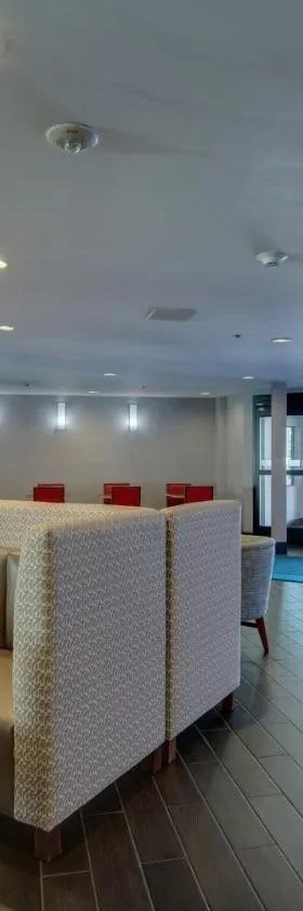 纳什维尔W-I40智选假日酒店，位于纳什维尔的酒店
