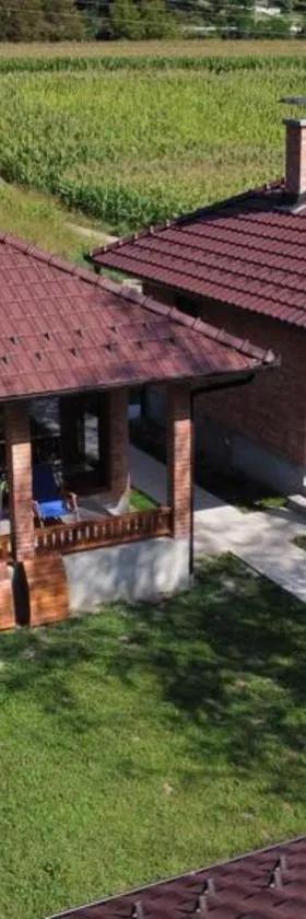 Drinsko Srce 2，位于Ljubovija的酒店