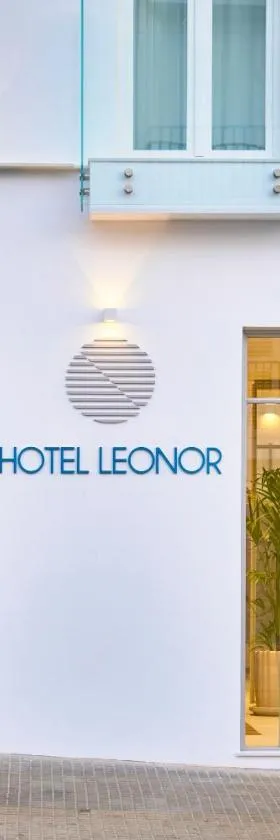Hotel Leonor Conil，位于科尼尔-德拉弗龙特拉的酒店