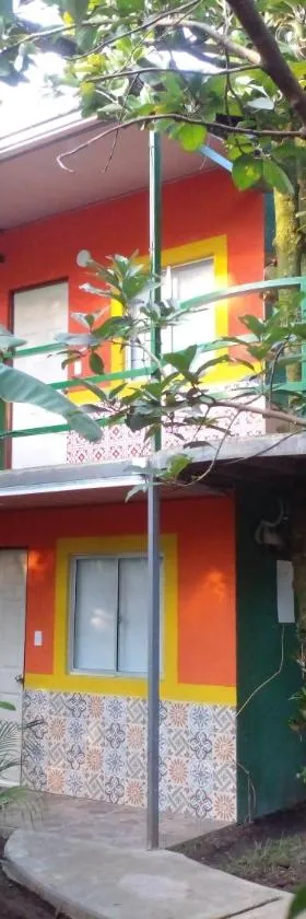 montecarlos hotel，位于伊瓦格的酒店