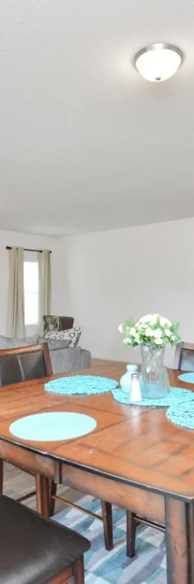 CHARMING 4 BEDROOMS BROOKSHIRE/KATY WITH GYM，位于Brookshire的酒店