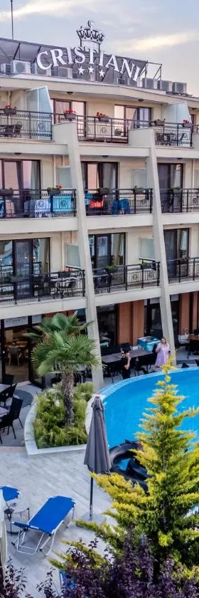 Cristiani Hotel Sozopol，位于索佐波尔的酒店