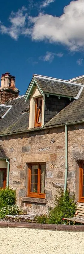 Rosemount Cottage ONE- Highland Cottage，位于加夫的酒店
