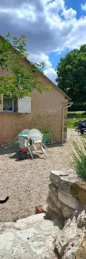 Le calme à la campagne，位于Besson的酒店