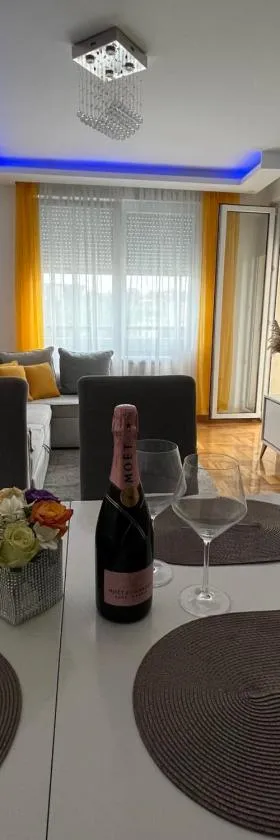 Paunov Breg，位于Jajinci的酒店