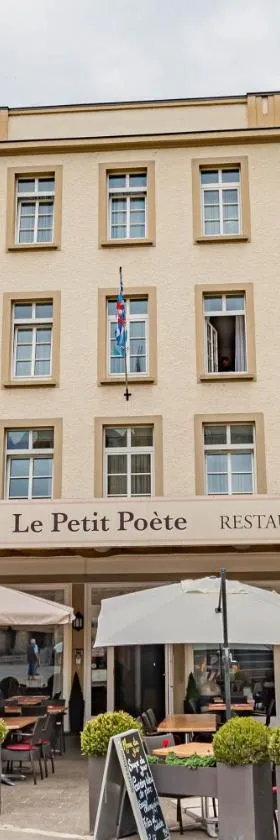 Hôtel Le Petit Poète，位于埃希特纳赫的酒店