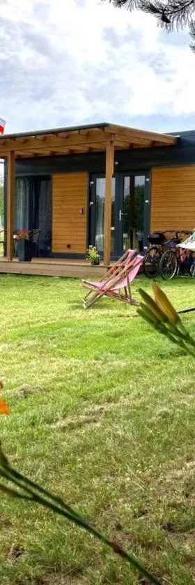 Cisy Resort-idealny dla gości ze zwierzętami,ogrodzony teren na wyłączność,150 m od jeziora，位于Makosieje的酒店